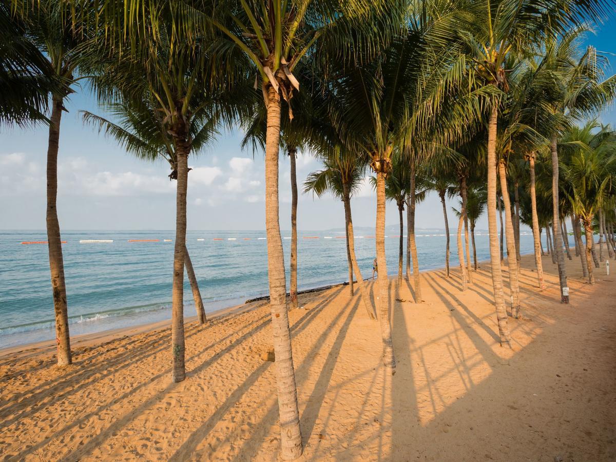 Dusit Grand Park Praia de Jomtien Exterior foto