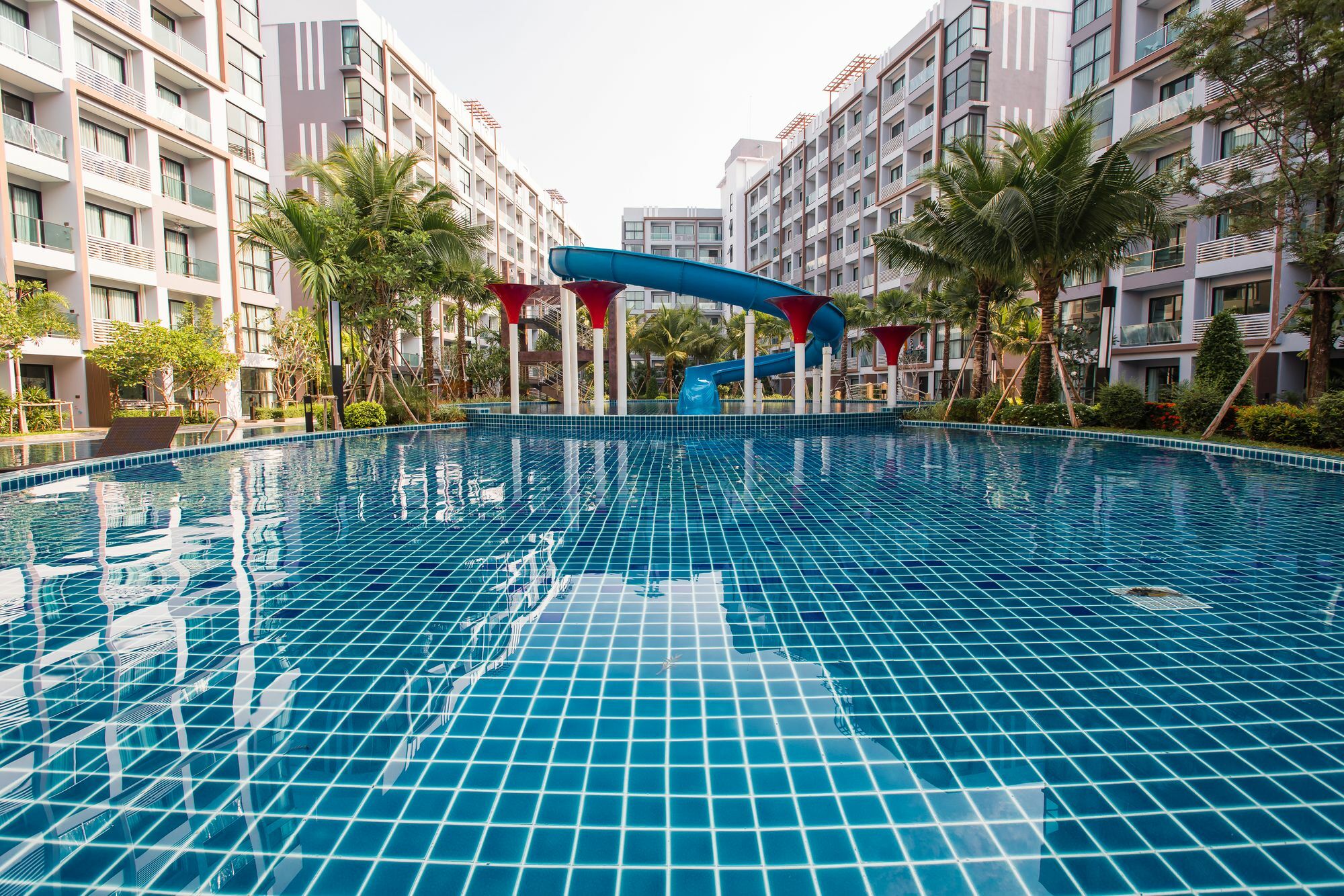 Dusit Grand Park Praia de Jomtien Exterior foto