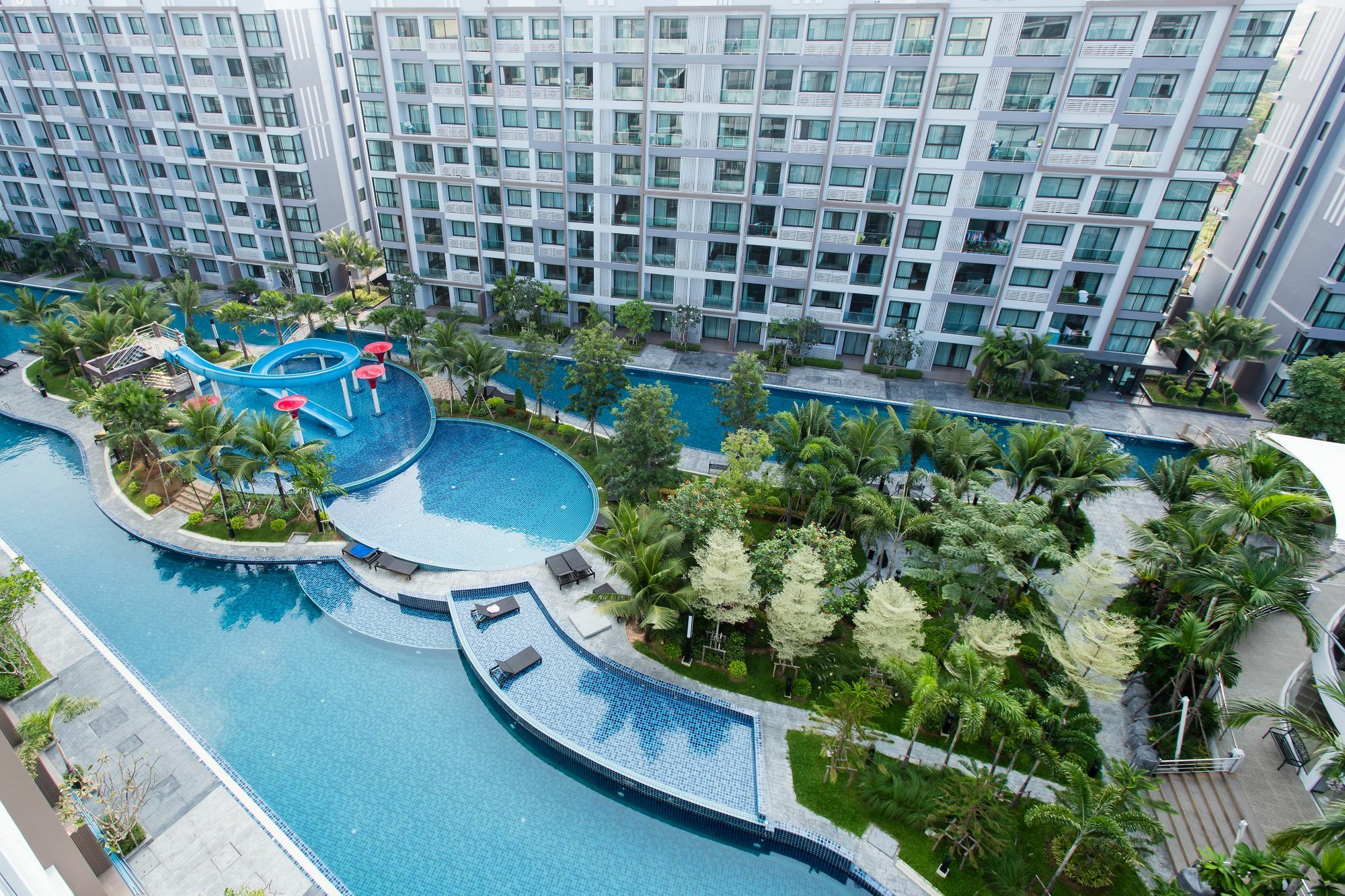 Dusit Grand Park Praia de Jomtien Exterior foto